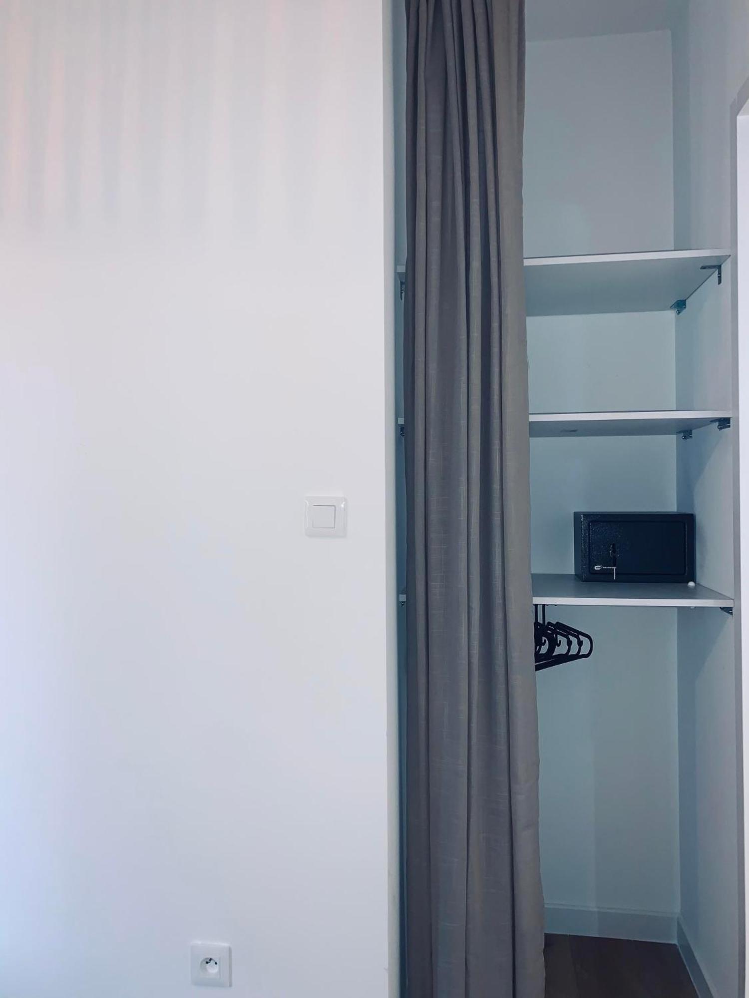 La Revolution Apartment
